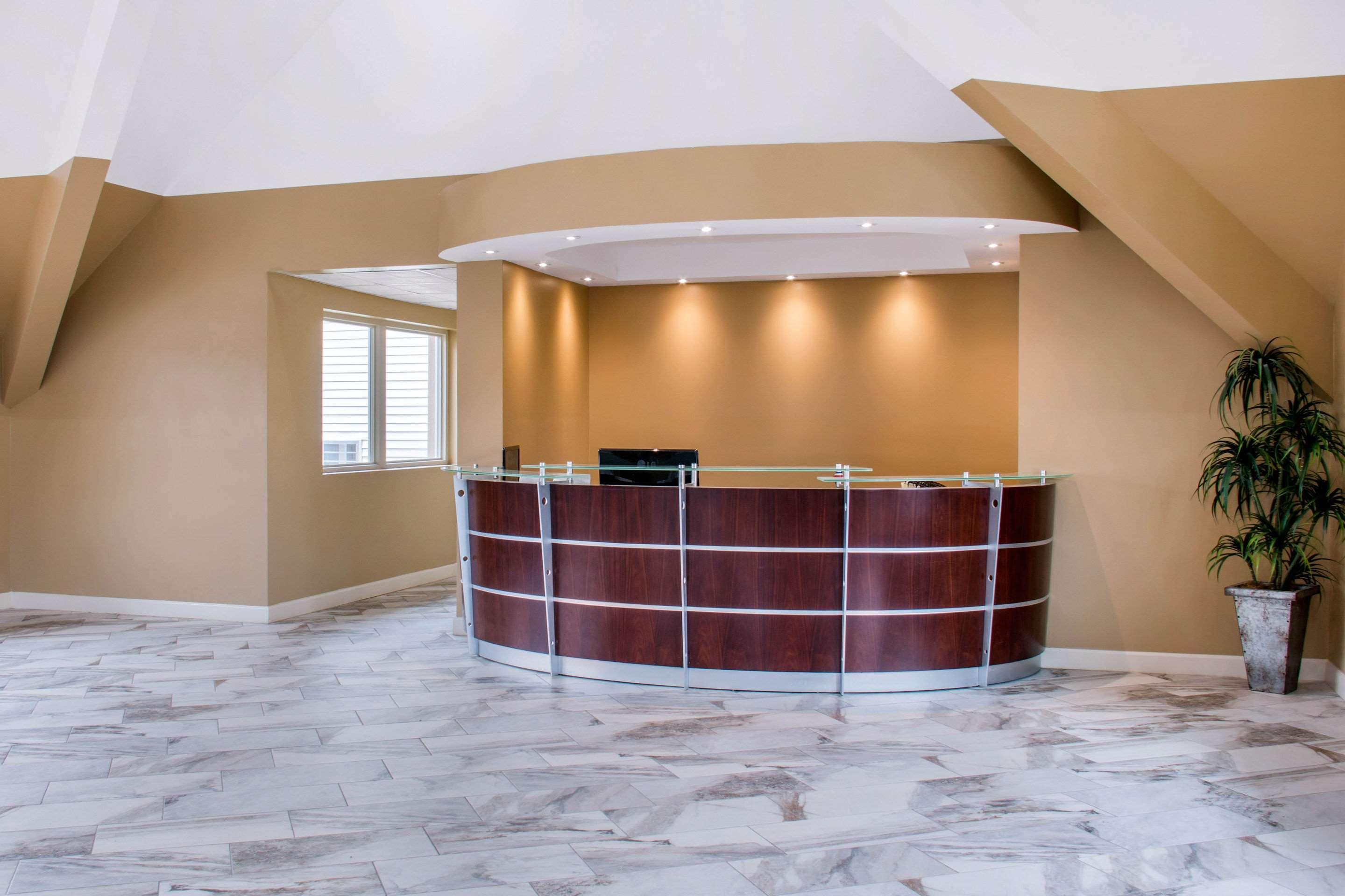 Econo Lodge Inn & Suites Бингемтон Экстерьер фото