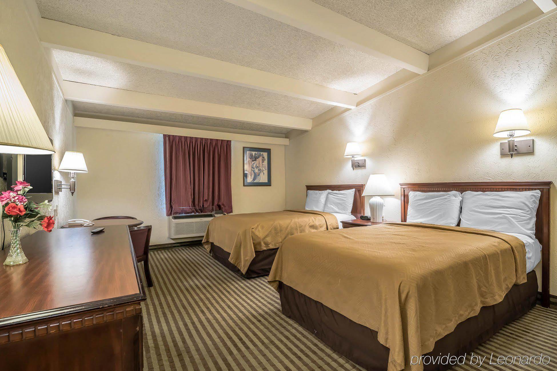 Econo Lodge Inn & Suites Бингемтон Экстерьер фото